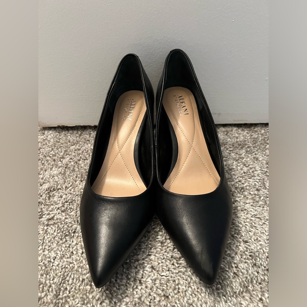 Size 8W Step N Flex Pumps by Alfani